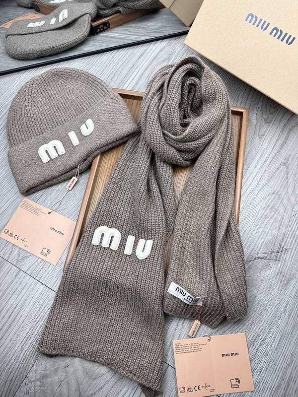 ブランドマフラー正面デザイン